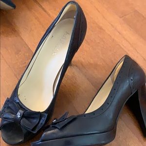 Great Ralph Lauren Heels in perfect condition.